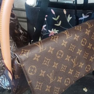 Louis Vuitton Shoulder Bag M51147